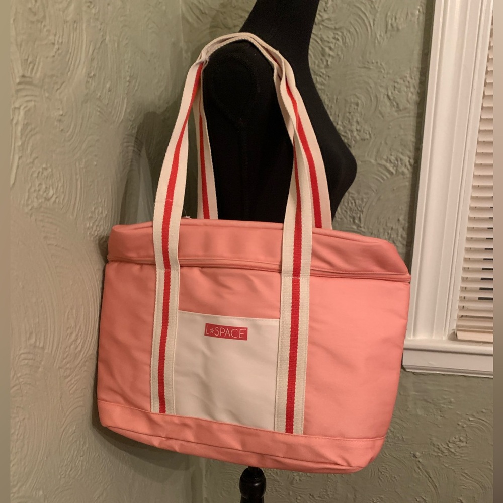 L’Space Cooler. Great for a day at the pool or beach. Never used.